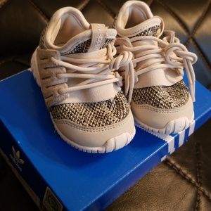 Tubular radial adidas